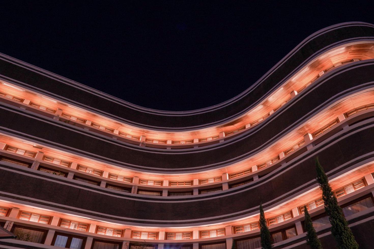 Bonuscanvas Hotel Evening View